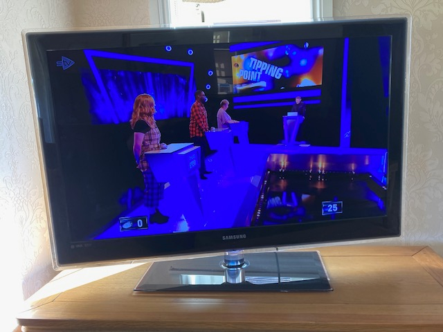 Samsung tv 46" with stand