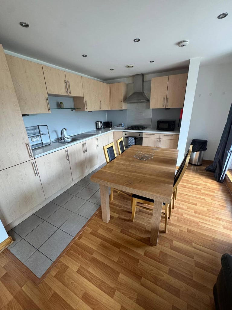 ***LONG TERM LETS-  - NO REF REQ - 1 WEEK DEPOSIT & 1 WEEK RENT UPFRONT - FROM £495 PER WEEK***