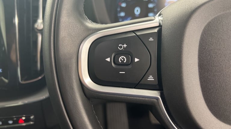 2019 Volvo XC60 D4 Momentum Pro Automatic SUV Diesel Automatic