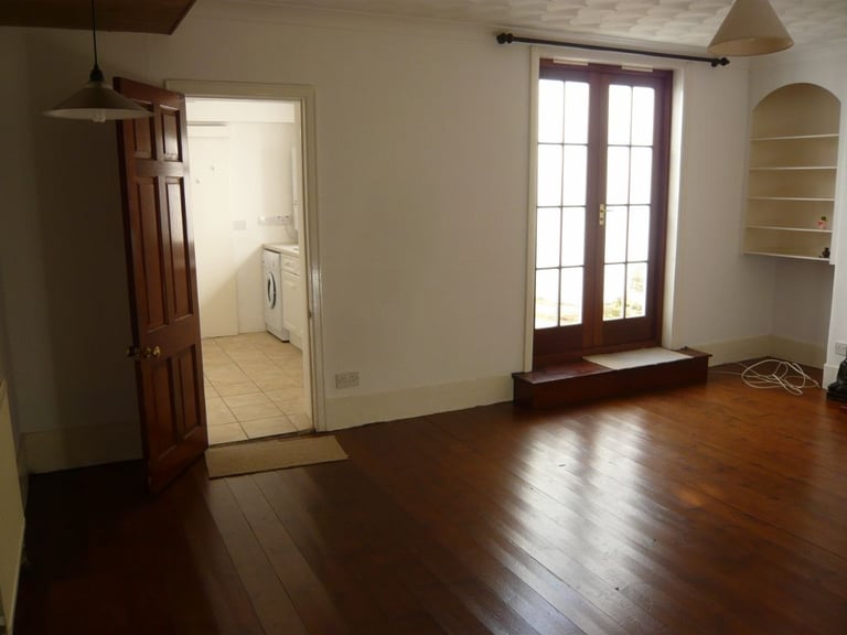 One bedroom flat in Compton Avenue just a five-minute walk from Brighton Station