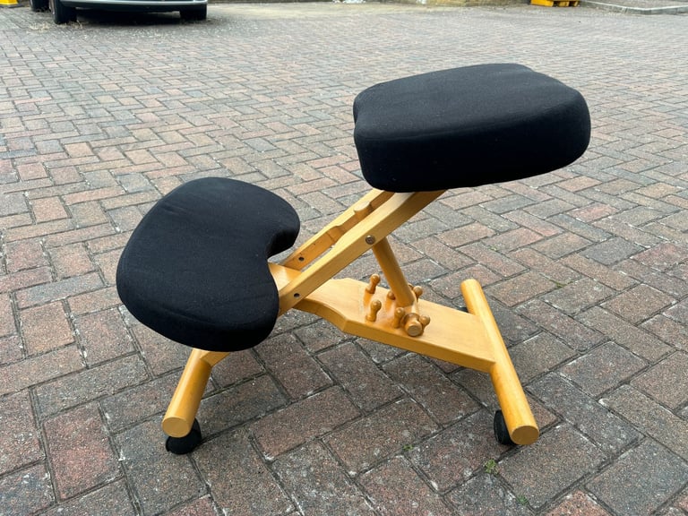 Fantastic Putnams Coccyx Good Posture Kneeling Chair Black Excellent