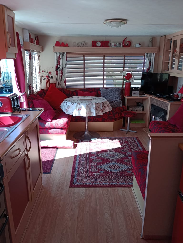 Beautiful 8 Berth 3 bedroom static caravan to rent on Happy Days Towyn North Wales