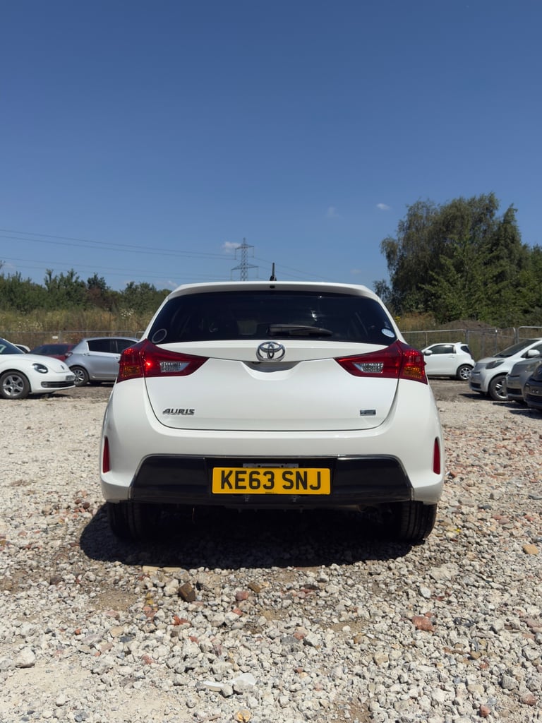 2025 Toyota Auris PETROL AUTOMATIC 1,5L Hatchback HYBRID ELECTRIC Manual