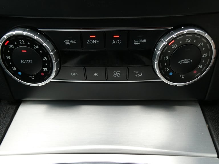 2013 Mercedes-Benz C-Class C220 CDI BlueEFFICIENCY AMG Sport 5dr Auto *GEARBOX OIL+SATNAV+CRUISE+...