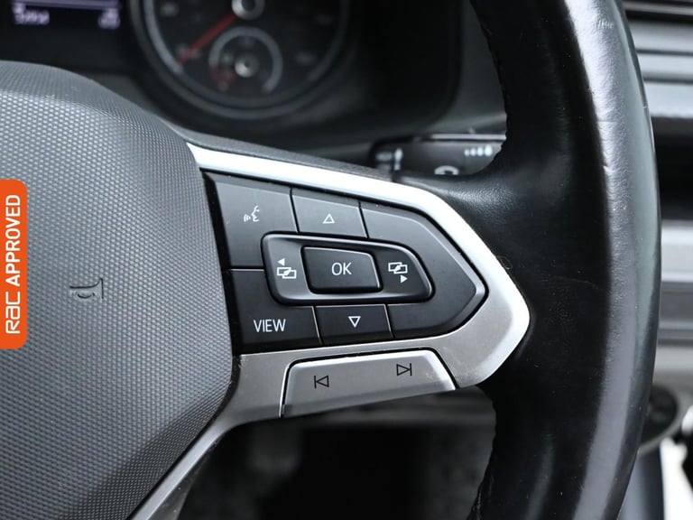 2020 Volkswagen Transporter 2.0 TDI T30 Highline Kombi Double Cab 5dr Diesel DSG FWD SWB Euro 6 (...