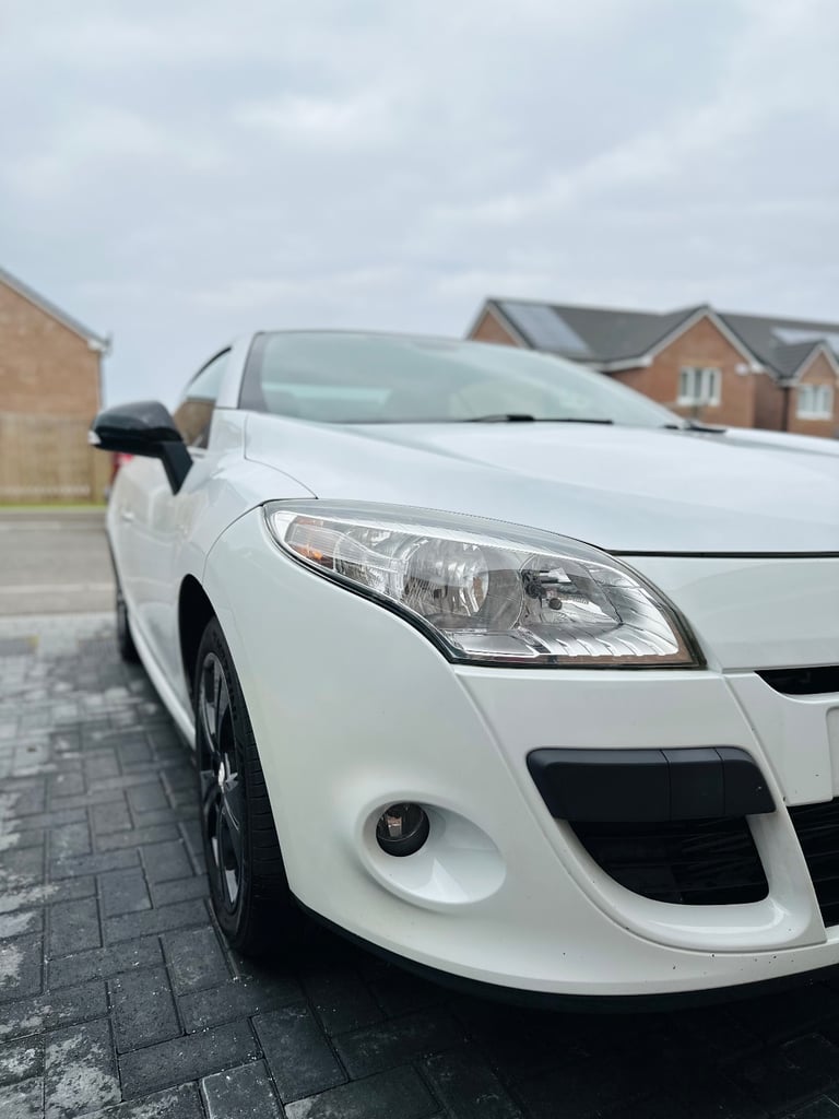 image for Renault, MEGANE, Convertible, 2011, Manual, 1397 (cc), 2 doors Turbo Charged Eff