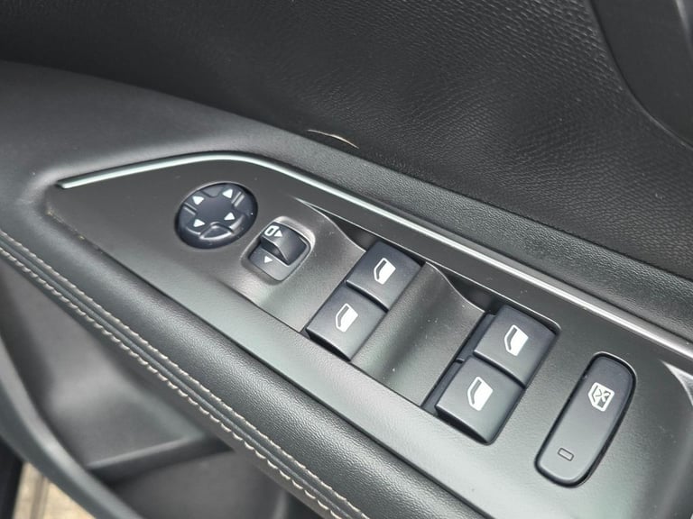 2018 Peugeot 3008 1.2 PureTech Allure SUV 5dr Petrol Manual Euro 6 (s/s) (130 ps) HATCHBACK Petro...