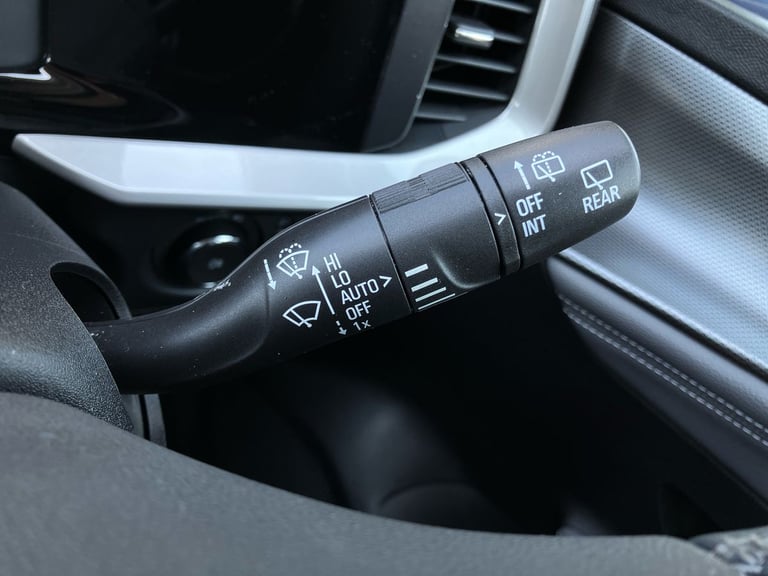 2024 Vauxhall Mokka 100kW Design 50kWh 5dr Auto SUV Electric Automatic