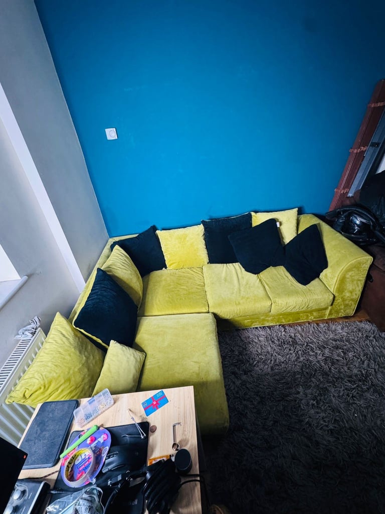 L shape Corner Sofa (I can bring it for you)