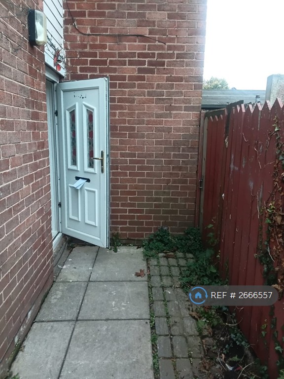 3 bedroom house in Acregate, Skelmersdale, WN8 (3 bed) (#2666557)