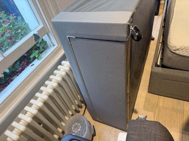 Free: Divan Base, 4xDraws and headboard (was £250+ 12 months ago) 