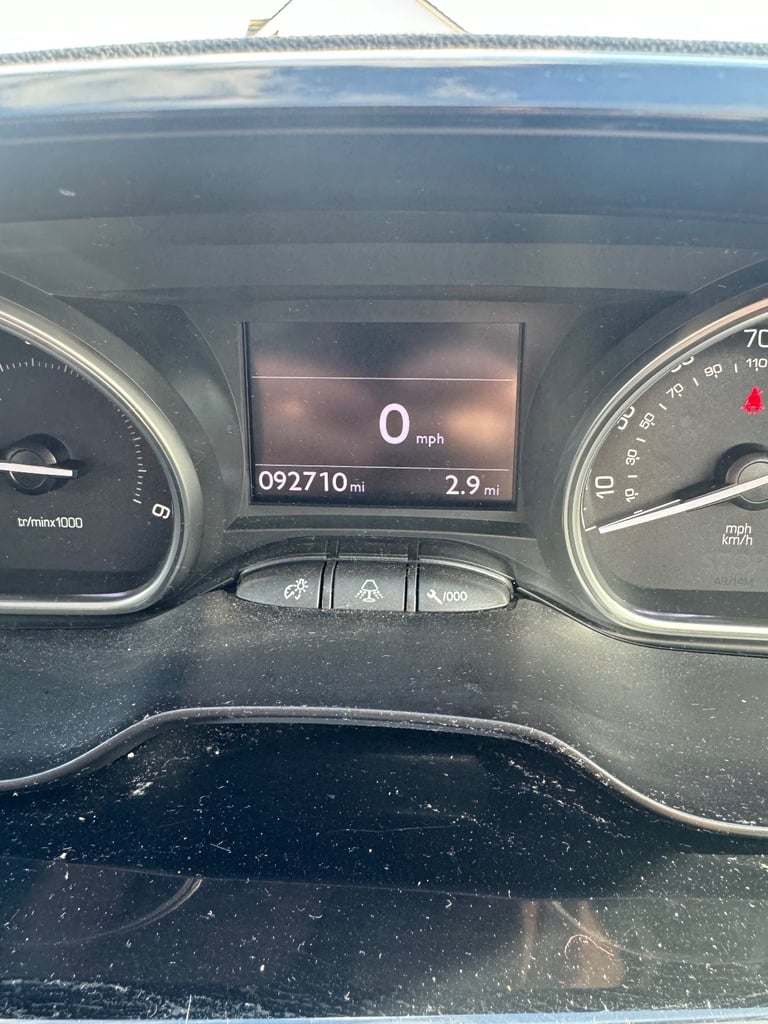 Peugeot, 2008, Hatchback, 2014, Manual, 1560 (cc), 5 doors