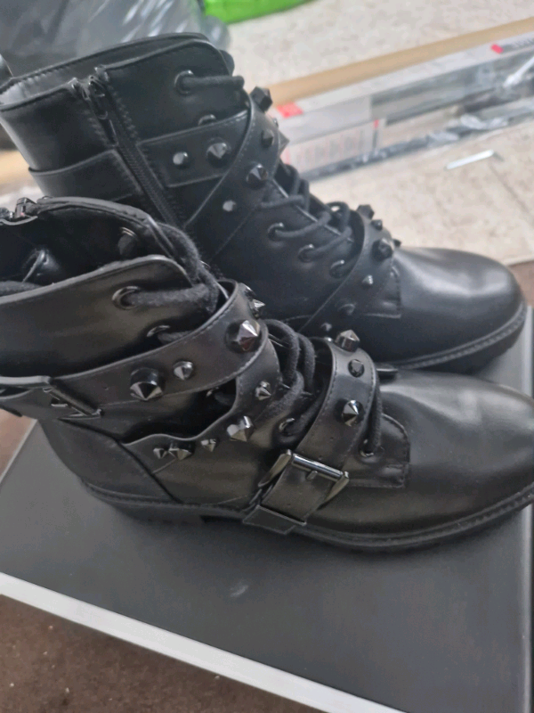 Boot shoes 