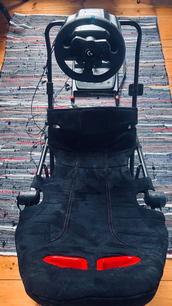 Logitech G923 Wheel + Racing Seat – London N15