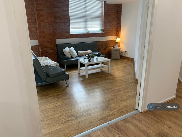 3 bedroom flat in Marquis Street, Leicester, LE1 (3 bed) (#2667210)