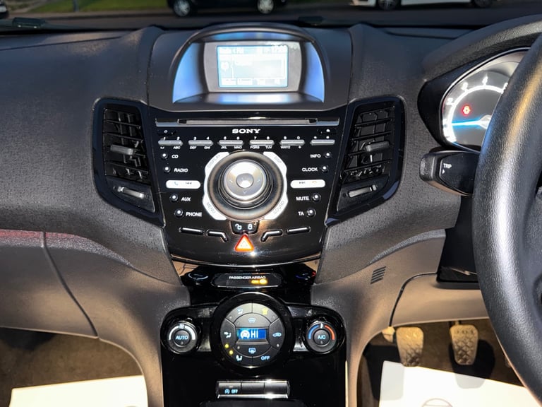 Ford, FIESTA, Hatchback, 2014, Manual, 998 (cc), 5 doors