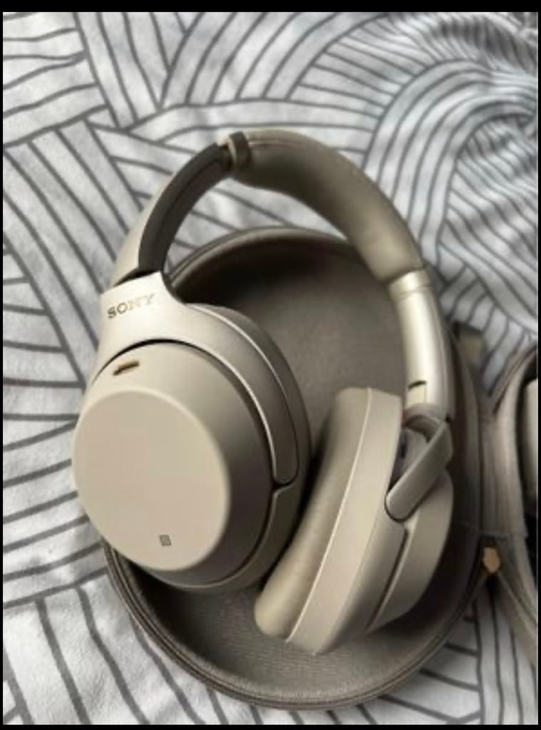 Sony WH-1000mx3 headphones 
