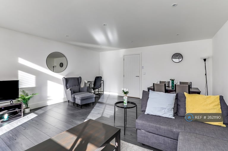 2 bedroom flat in St. James House, Canterbury, CT1 (2 bed) (#2621190)