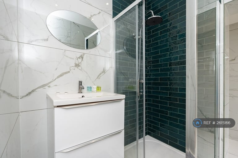 3 bedroom flat in London Road, Portsmouth, PO2 (3 bed) (#2615166)