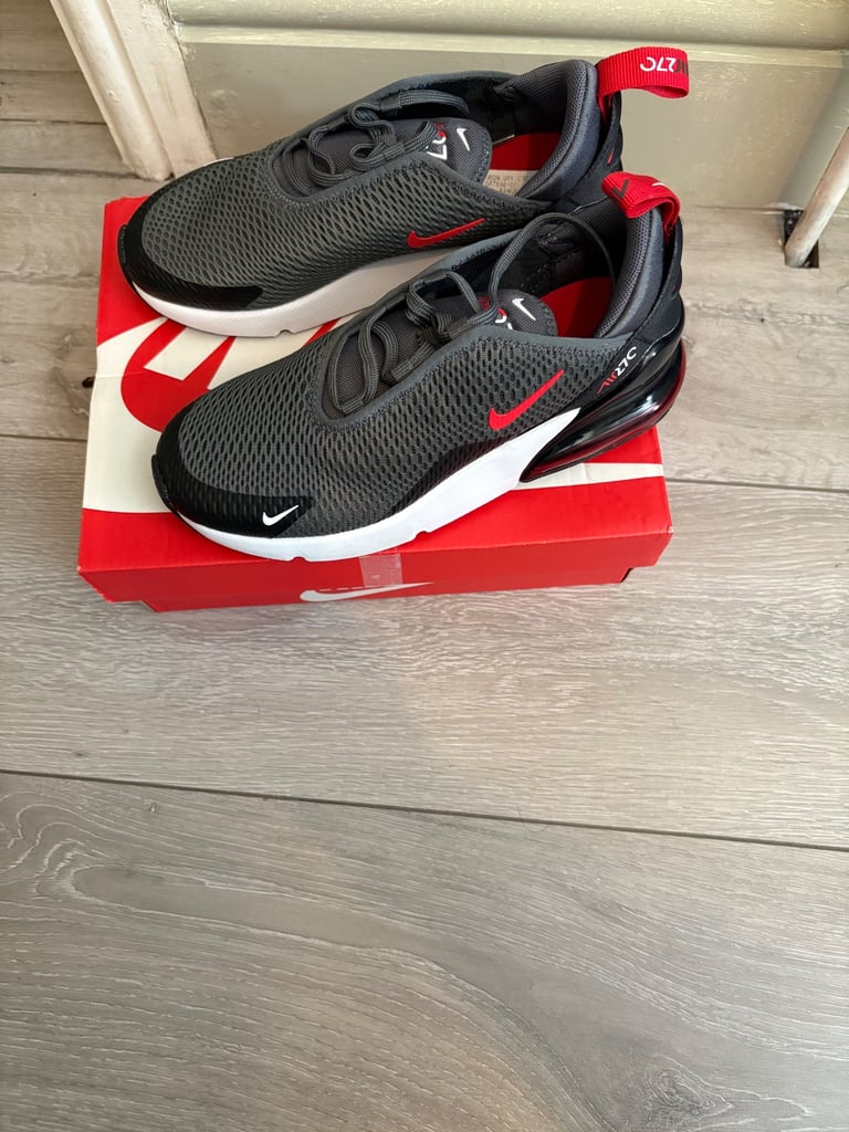 Brand new kids Nike Air 270