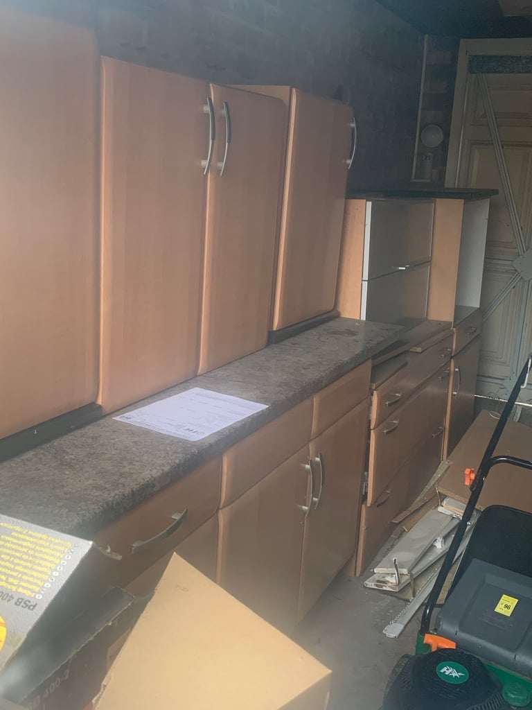image for KITCHEN UNITS FREE