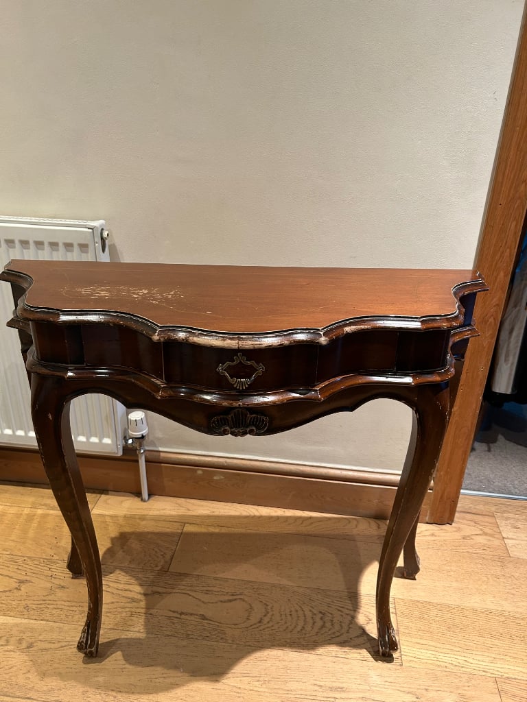 Console table 