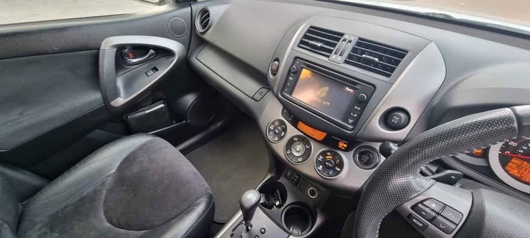 🚙 2012 Toyota RAV4 SR – 2.2 Diesel 4x4 | Automatic | MOT July 2026 ✅