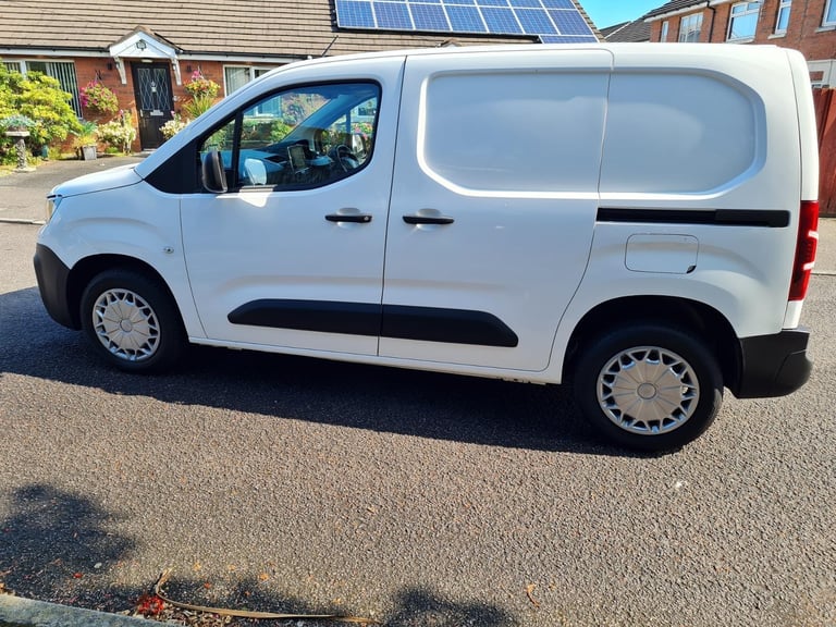 2021 Peugeot Partner Professional Hdi 100 Bhp Diesel Three Front Seats Side Door