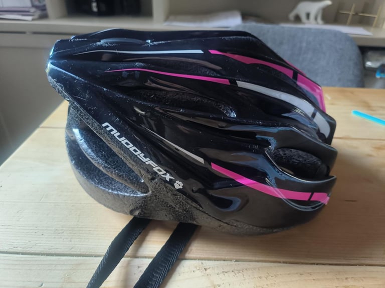 Ladies Mudfox helmet (size Large)