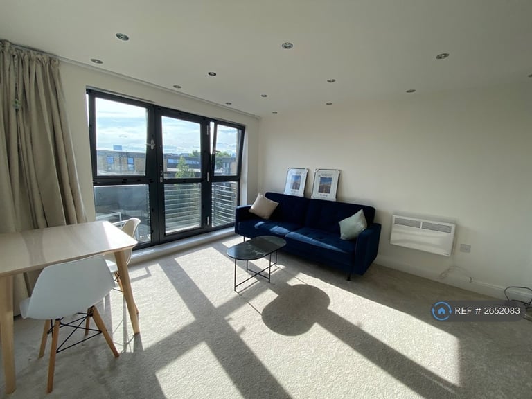 1 bedroom flat in Spa Road, London, SE16 (1 bed) (#2652083)