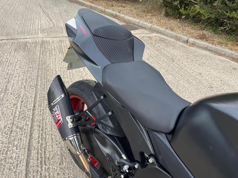 2017 17 SUZUKI GSXR 600 L7 GSXR600 SPORTS 600 SUPERSPORT BLACK - 5k MILES ONLY