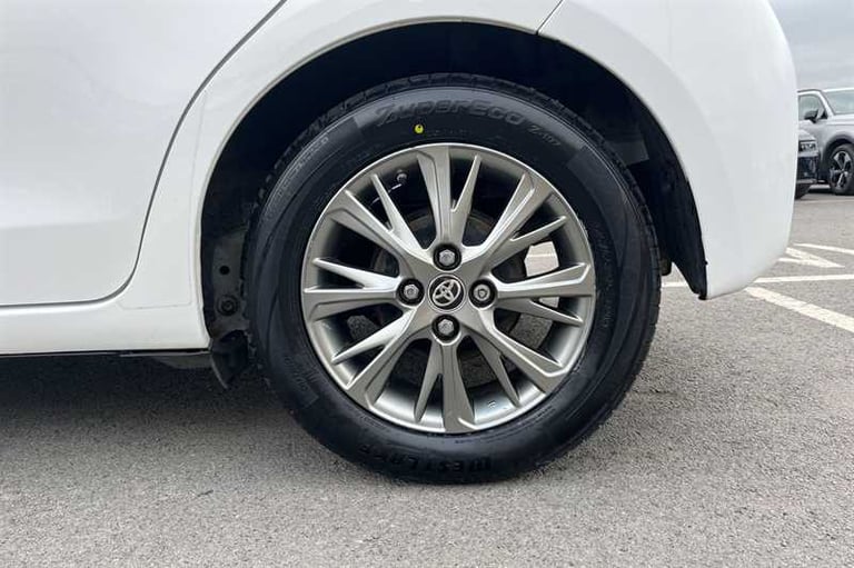 2019 Toyota Yaris 1.5 VVT-i Icon Hatchback 5dr Petrol CVT Euro 6 (111 ps) Hatchback Petrol Automatic