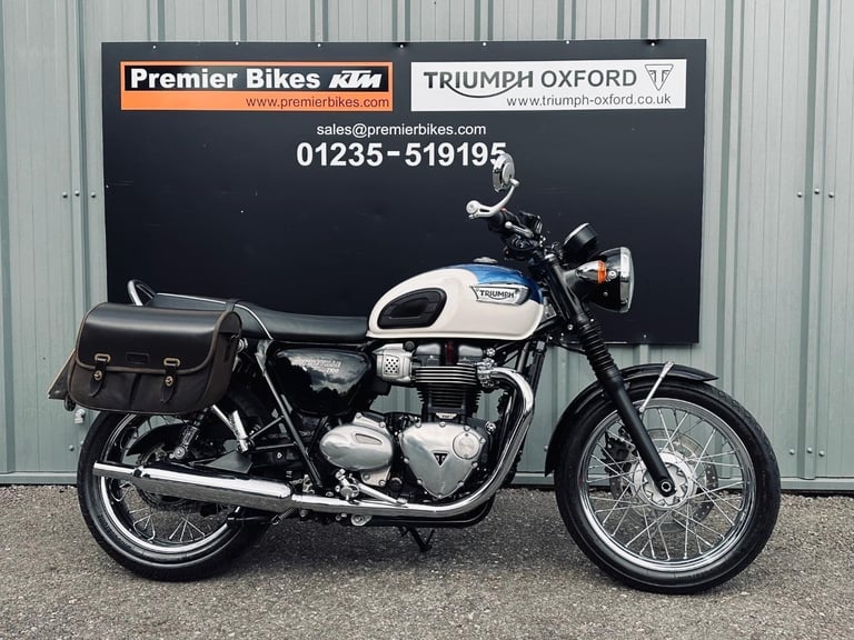 STUNNING 2018/18 TRIUMPH BONNEVILLE T100 MOTORCYCLE 