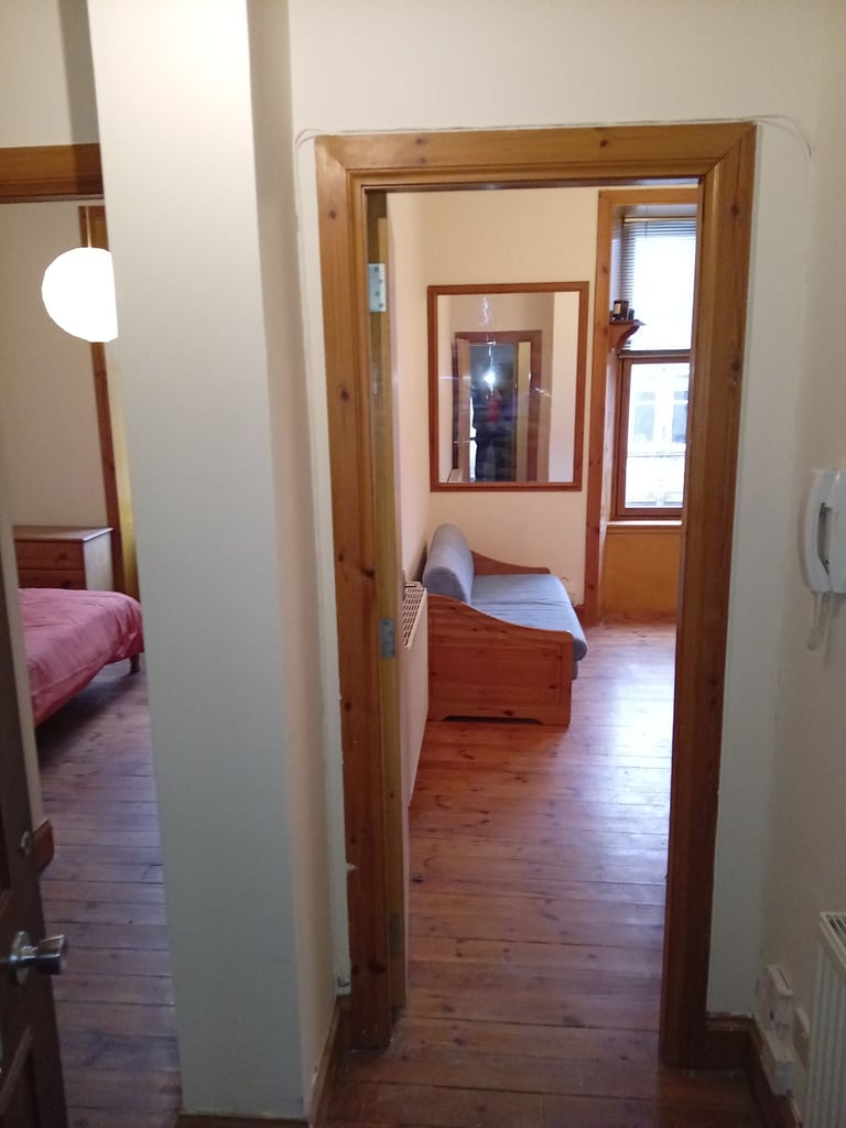 ONE BEDROOM WEST END GLASGOW PARTICK FURNISHED FLAT  £1035 pcm