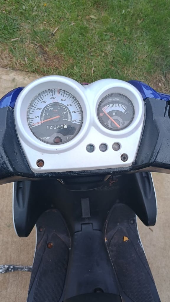 2011 Yamaha aerox 50cc scooter moped long MOT !