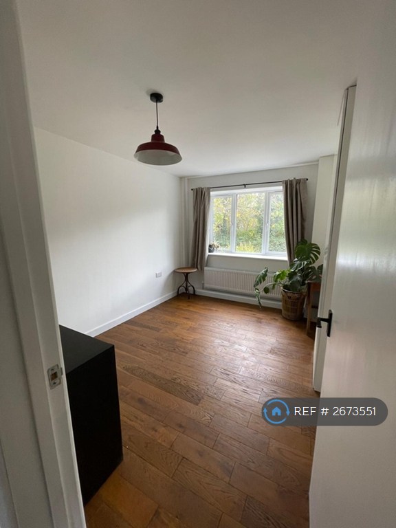 4 bedroom house in Holland Drive, London, SE23 (4 bed) (#2673551)