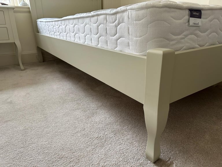 Single bed x 2 and mattresses 