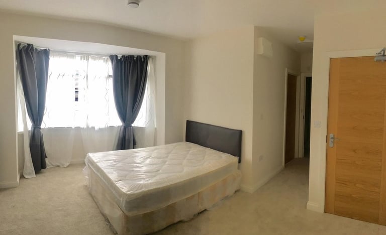 4 Bedroom Flat to rent in Neasden