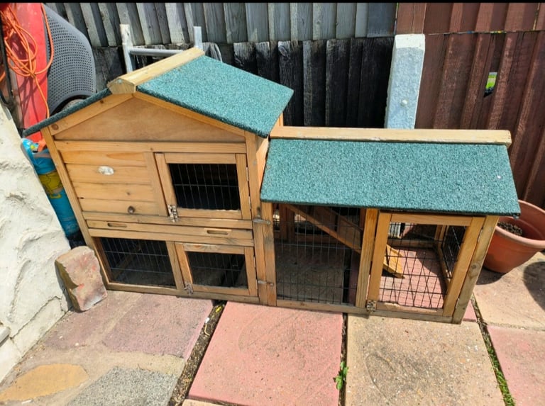 Rabbit hutch and run with cover 