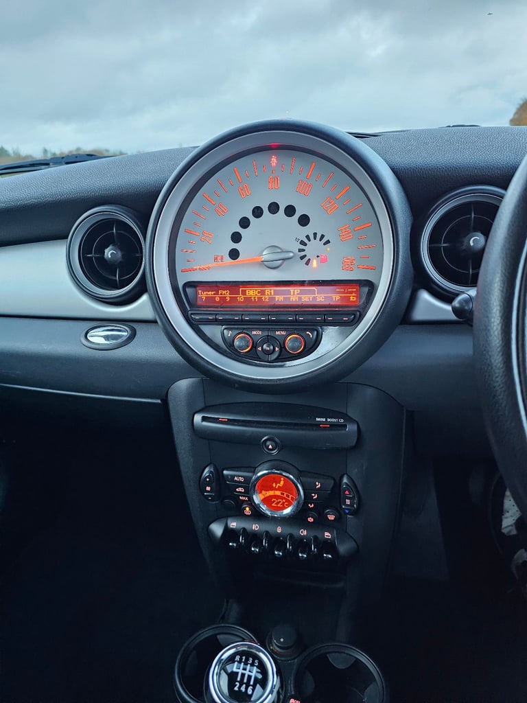 Mini One 1.6 Manual **FRESH MOT GREAT EXAMPLE**