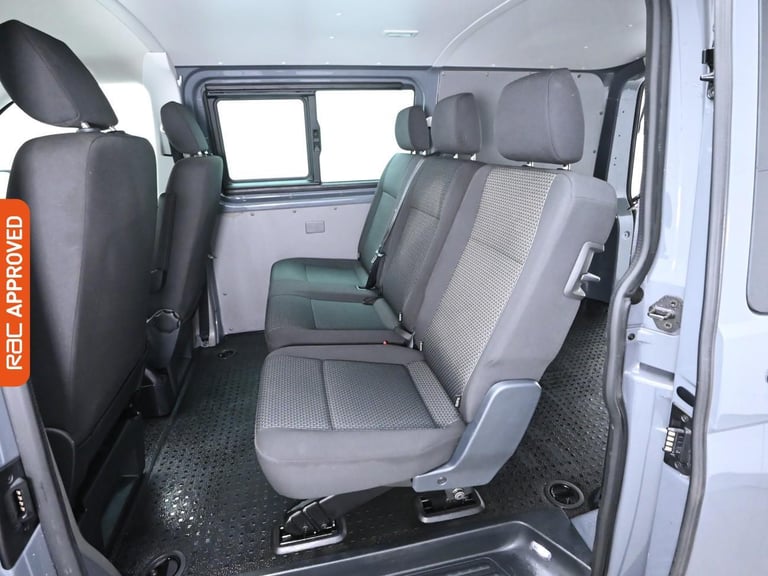 2020 Volkswagen Transporter 2.0 TDI T30 Highline Kombi Double Cab 5dr Diesel DSG FWD SWB Euro 6 (...