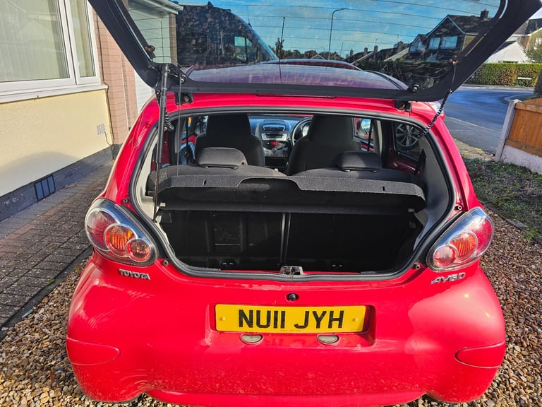 Toyota, AYGO, Hatchback, 2011, Manual, 998 (cc), 5 doors