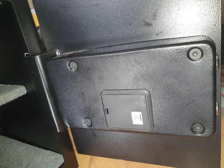YALE Electronic Safe Large 1 Key FAULTY COLLECT ONLY LONDON NW9