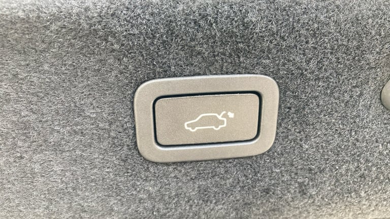 2021 Jaguar XF 2.0 D200 R-Dynamic SE 4dr Auto SALOON DIESEL Automatic