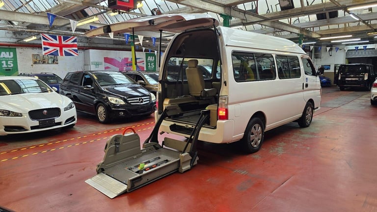  Nissan Elgrand Caravan twin mobility Chair auto lift Petrol Automatic