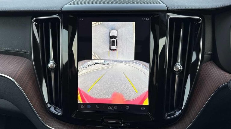 2024 Volvo XC60 Ultimate, B5 AWD Mild hybrid, Petrol, Dark ESTATE Petrol/Electric Hybrid Automatic