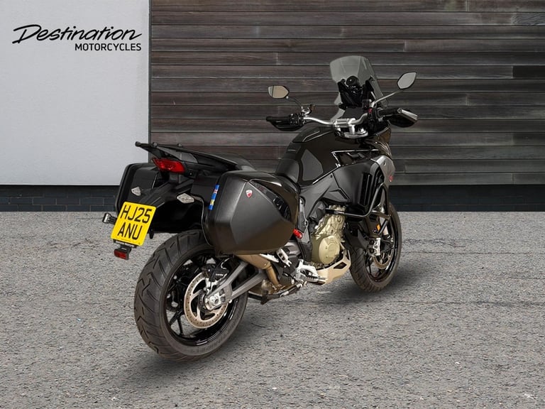 2025 Ducati Multistrada V4 S black Manual