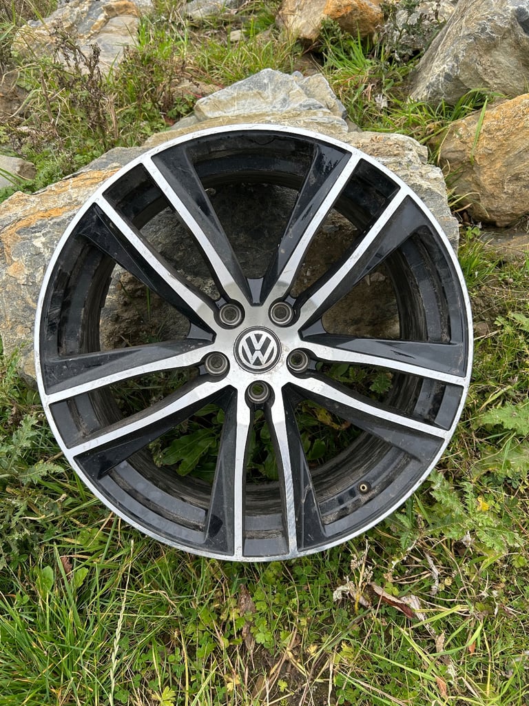 VW, Audi 19 inch alloys 