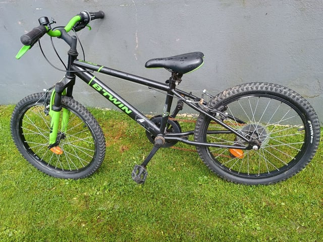 B-TWIN Racing Boy 500 bicycle in black green Btwin in