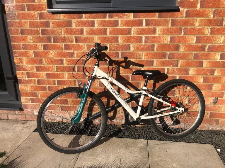 Vivid Junior Mountain Bike Apollo Vivid Girls Bike Apollo Vivid In
